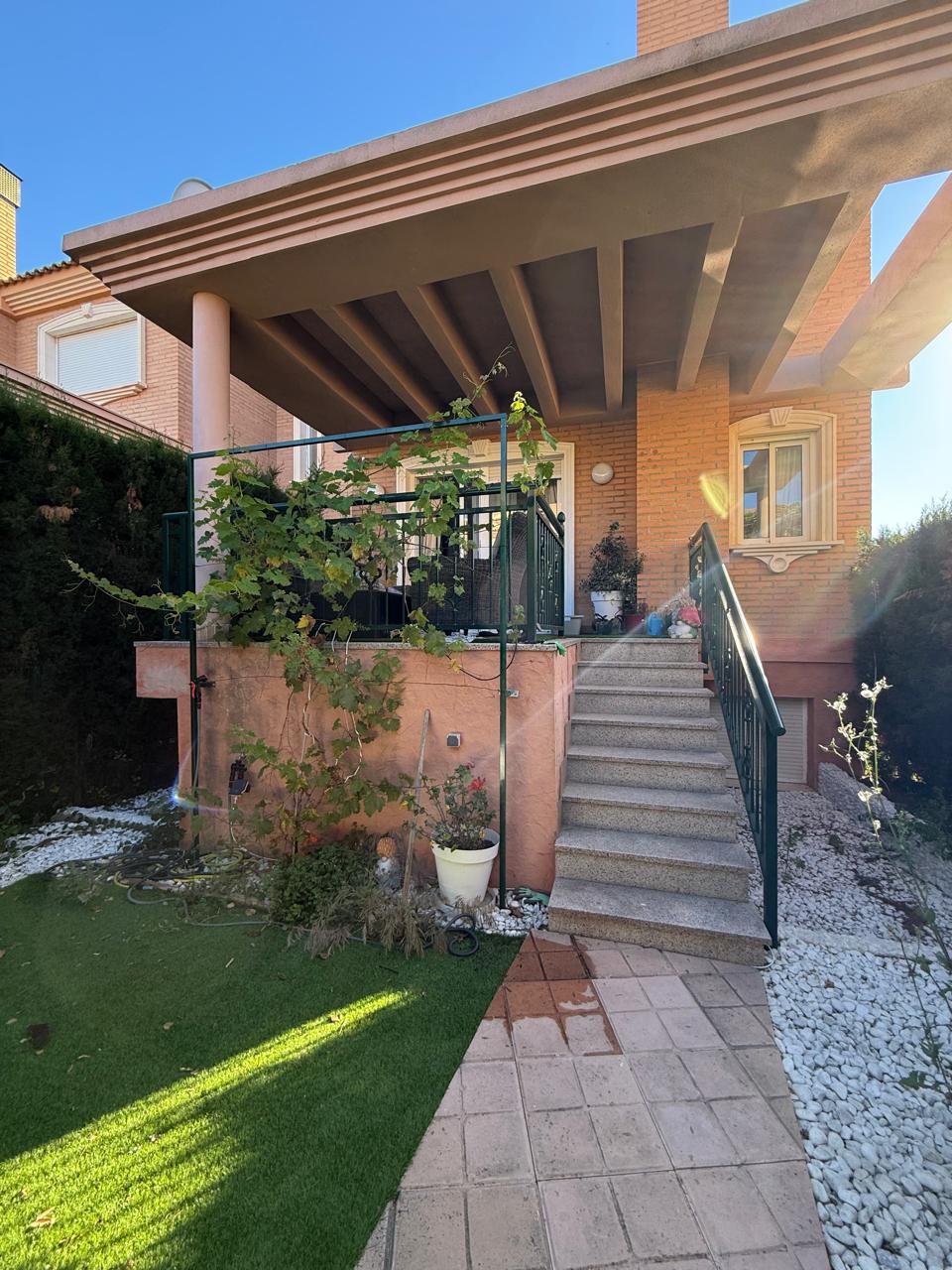 Spacious Luxury Semi-Detached Residence with Pool in Nou Nazaret – San Juan de Alicante