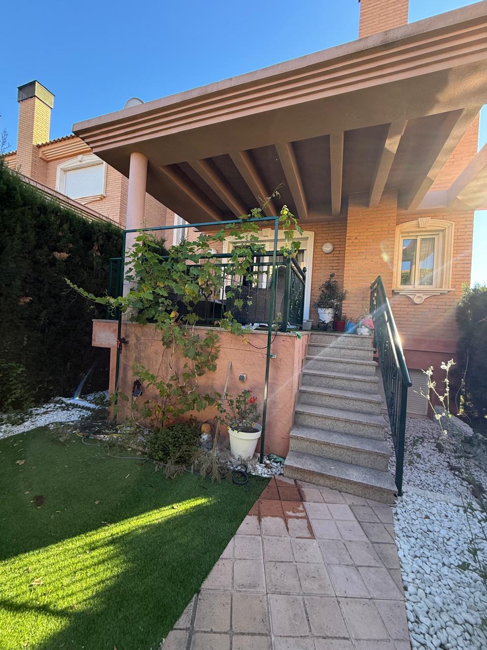 Spacious Luxury Semi-Detached Residence with Pool in Nou Nazaret – San Juan de Alicante