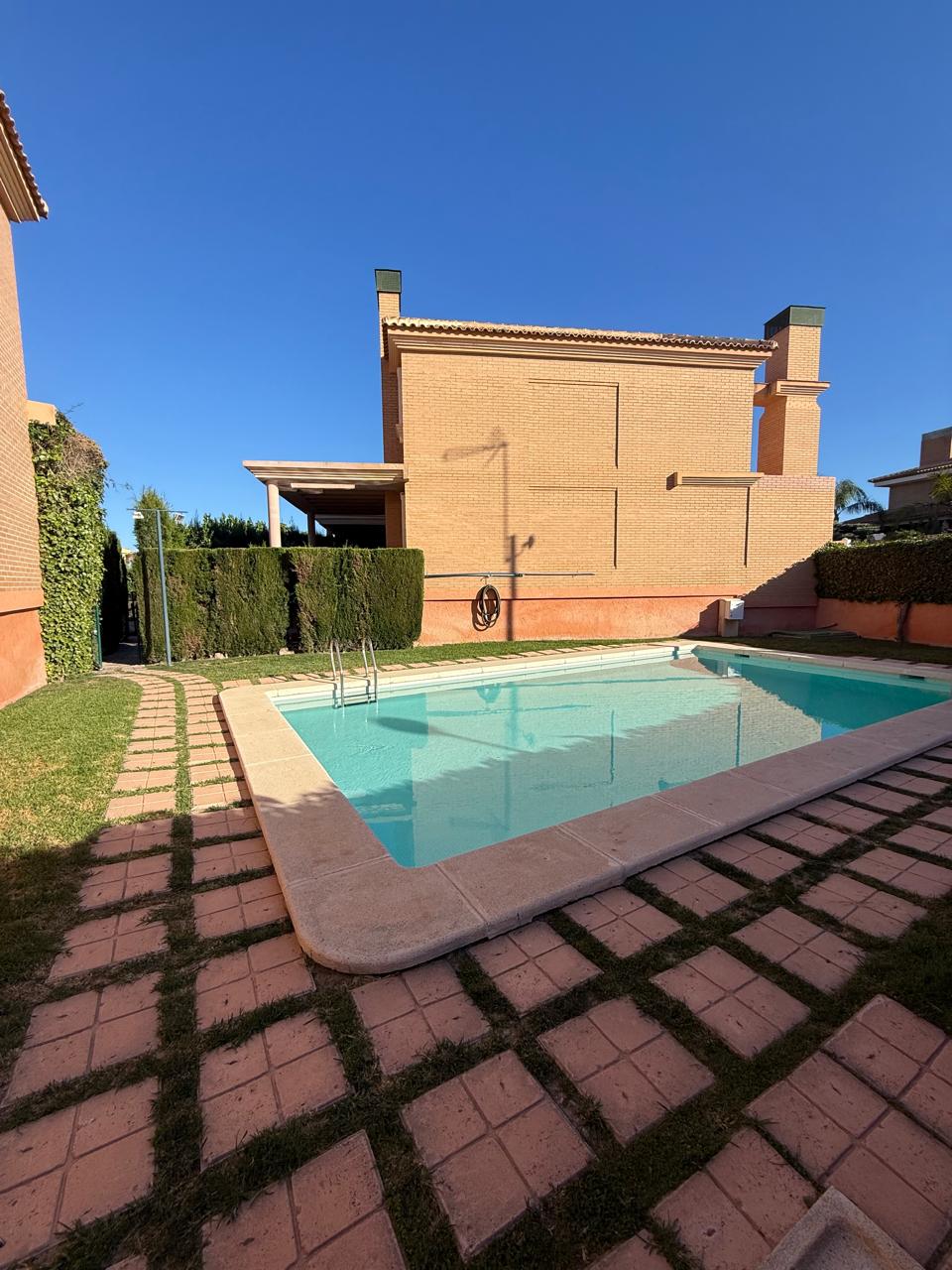 Spacious Luxury Semi-Detached Residence with Pool in Nou Nazaret – San Juan de Alicante