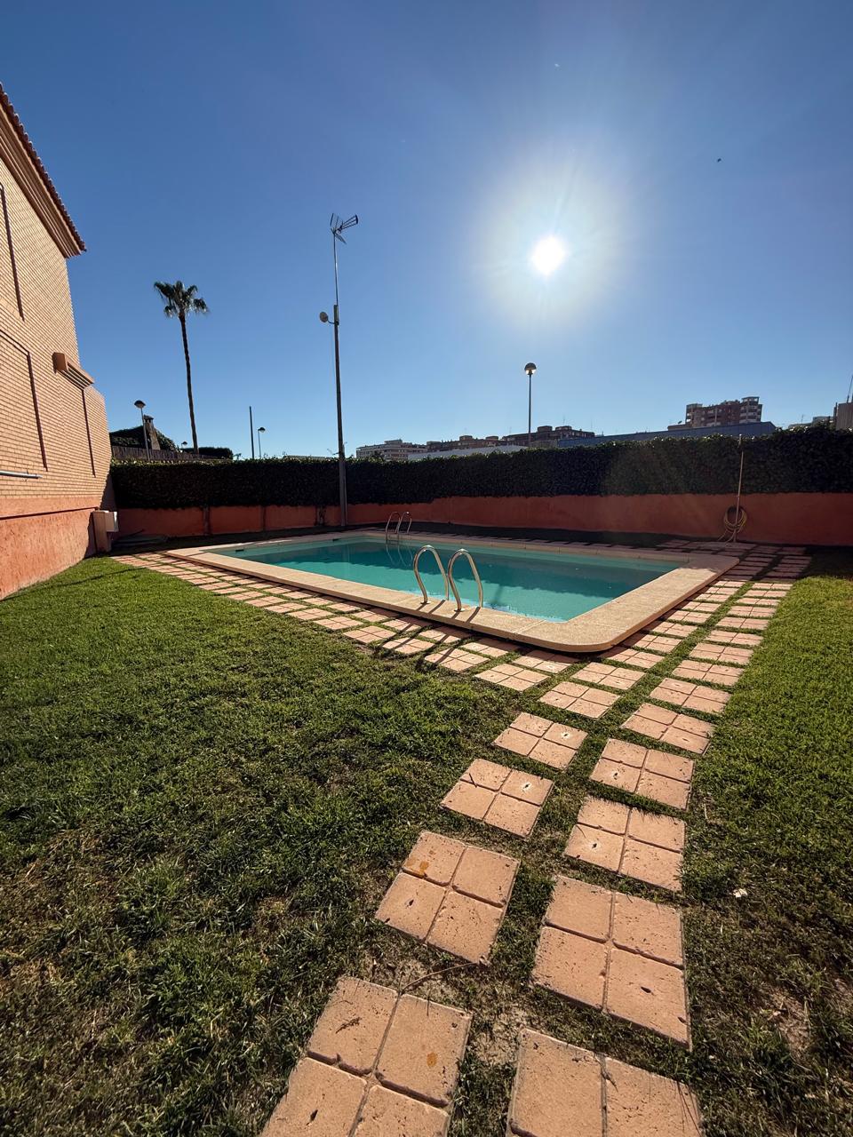Spacious Luxury Semi-Detached Residence with Pool in Nou Nazaret – San Juan de Alicante