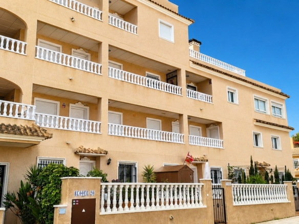 Elegant 3 Bedroom Apartment with 60 m² Terrace and Wellness Facilities in Los Dolses