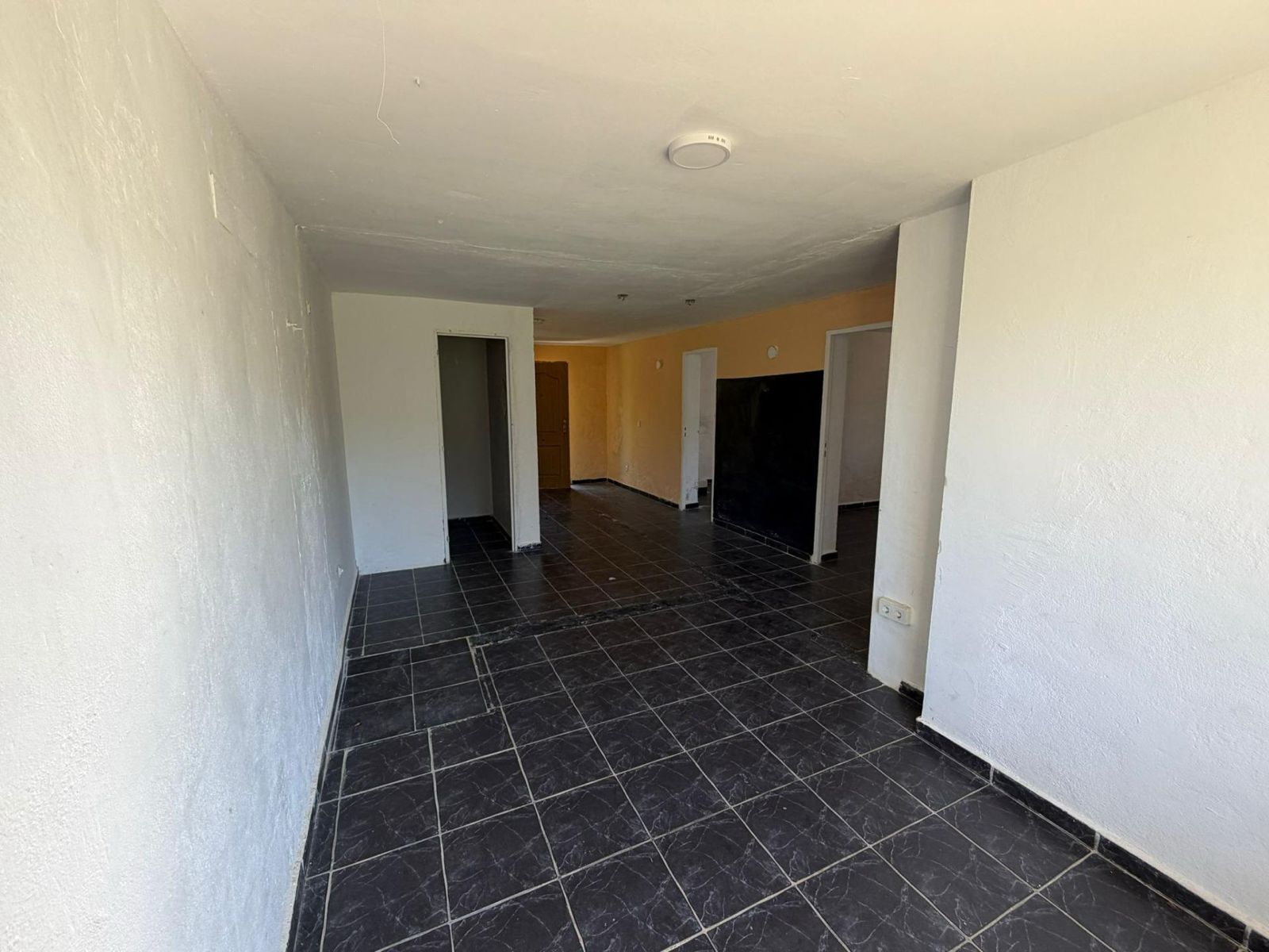 Detached Villa with Exceptional Renovation Potential in Los Balcones