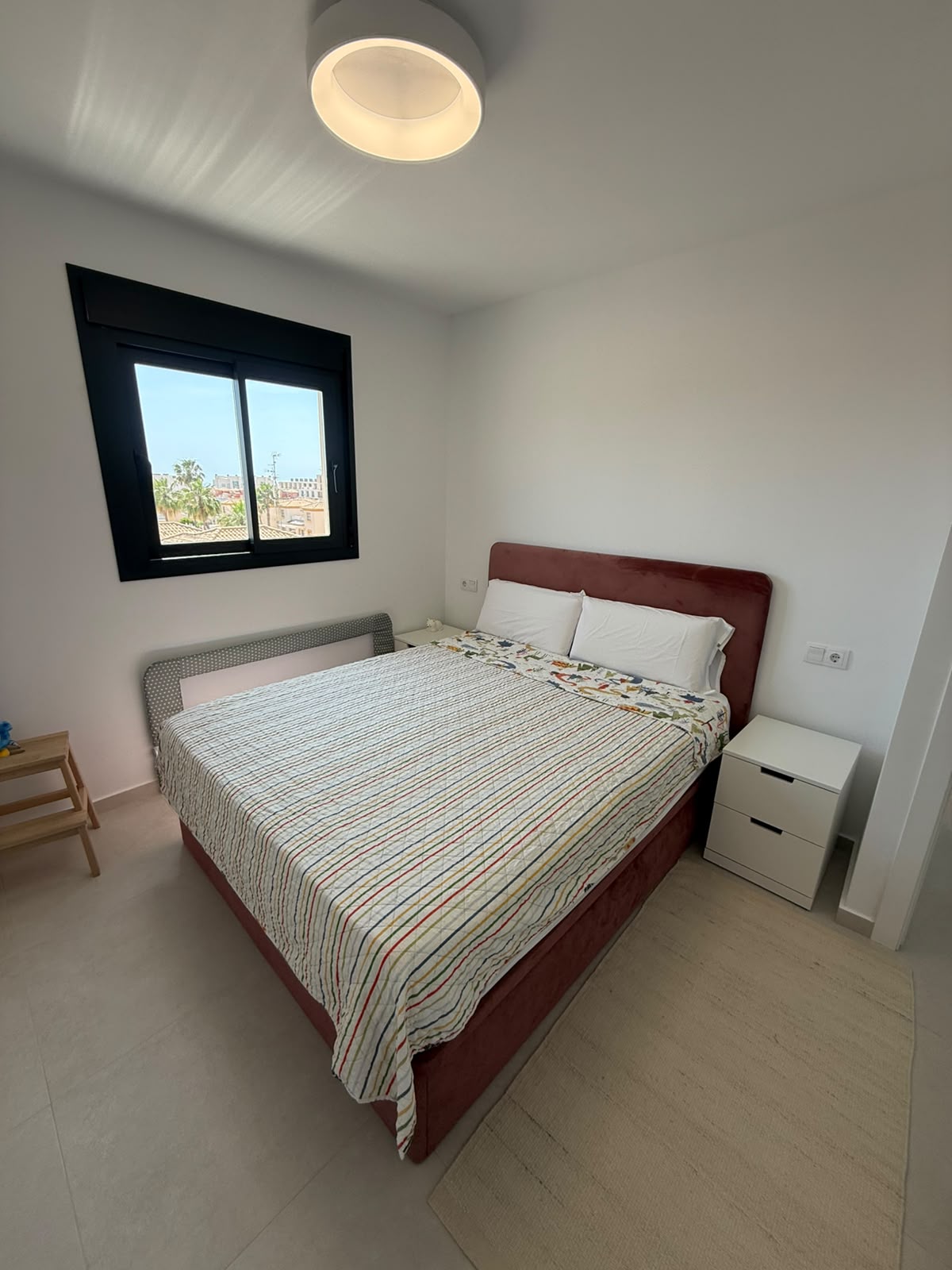 Modern Luxury Apartment with Sea Views and Glass-Enclosed Terrace in Villamartín