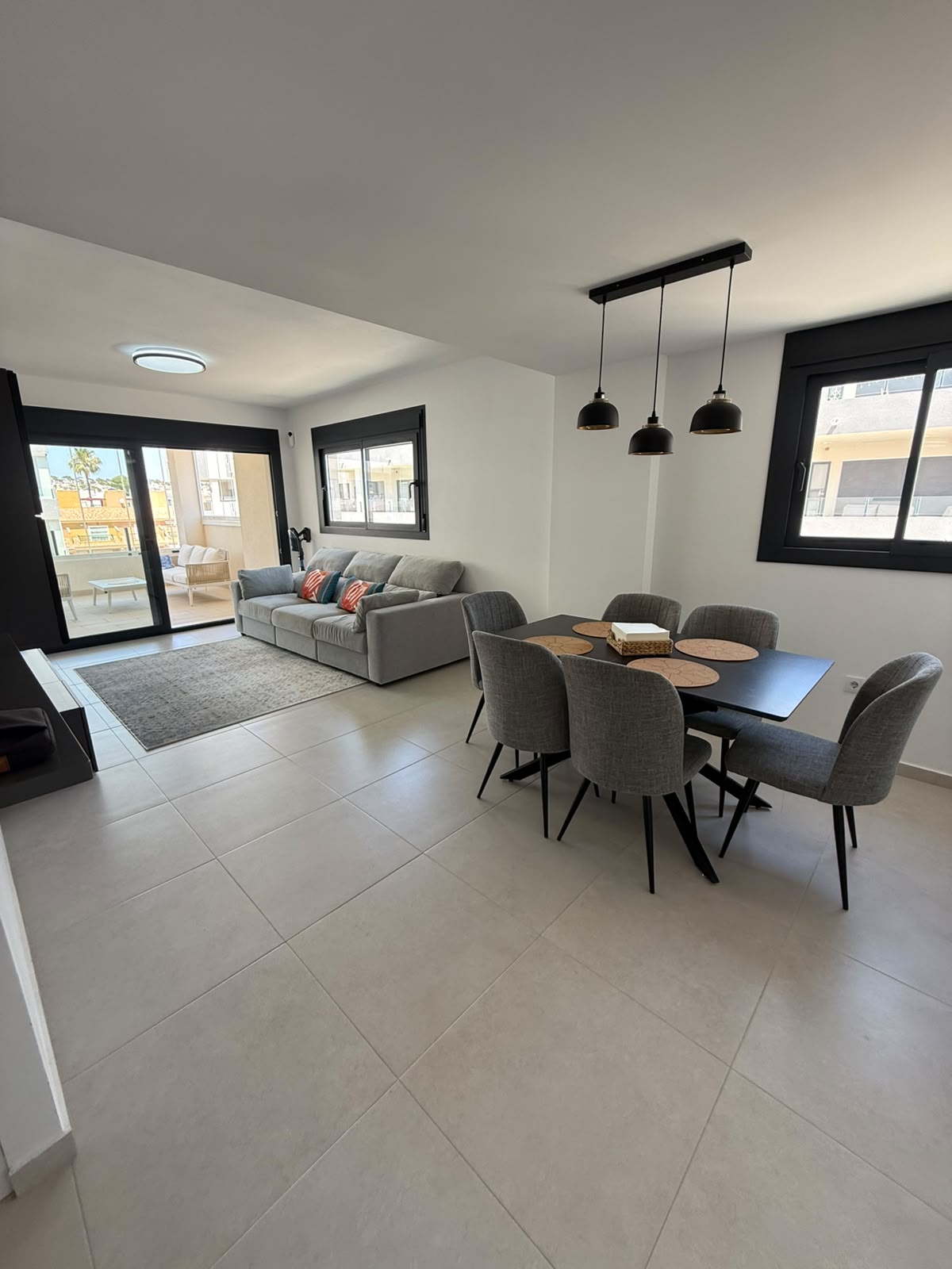 Modern Luxury Apartment with Sea Views and Glass-Enclosed Terrace in Villamartín