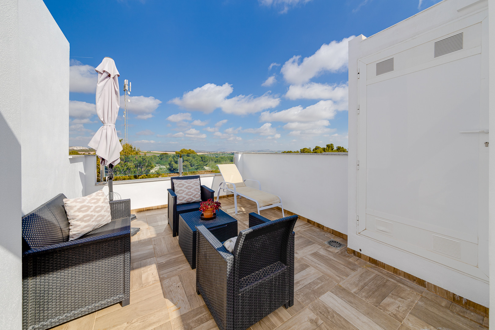 Town House for Sale in Villamartin, Alicante