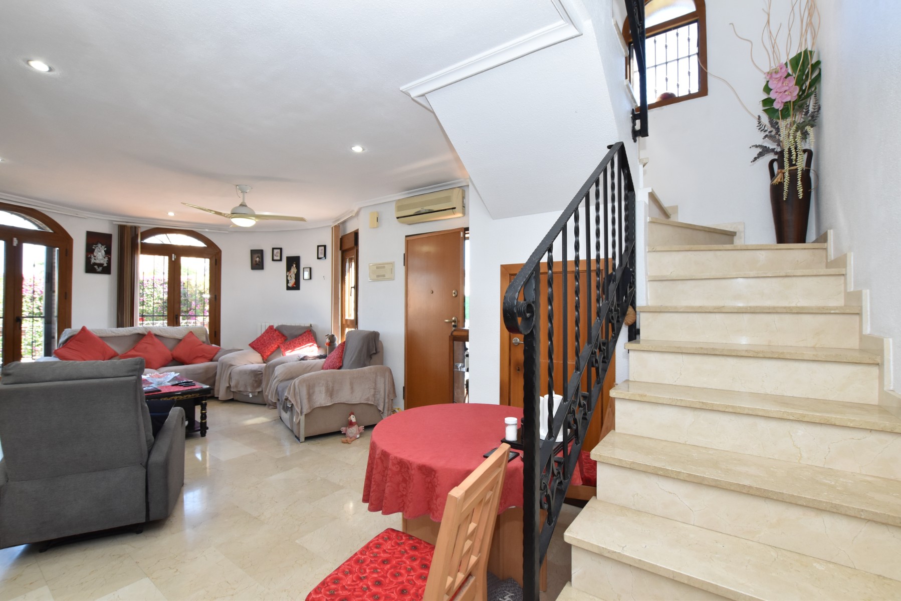 Villa for Sale in Algorfa, Alicante