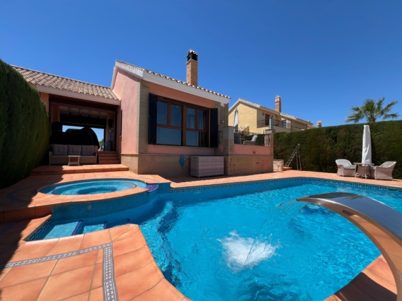 Villa for Sale in Algorfa, Alicante
