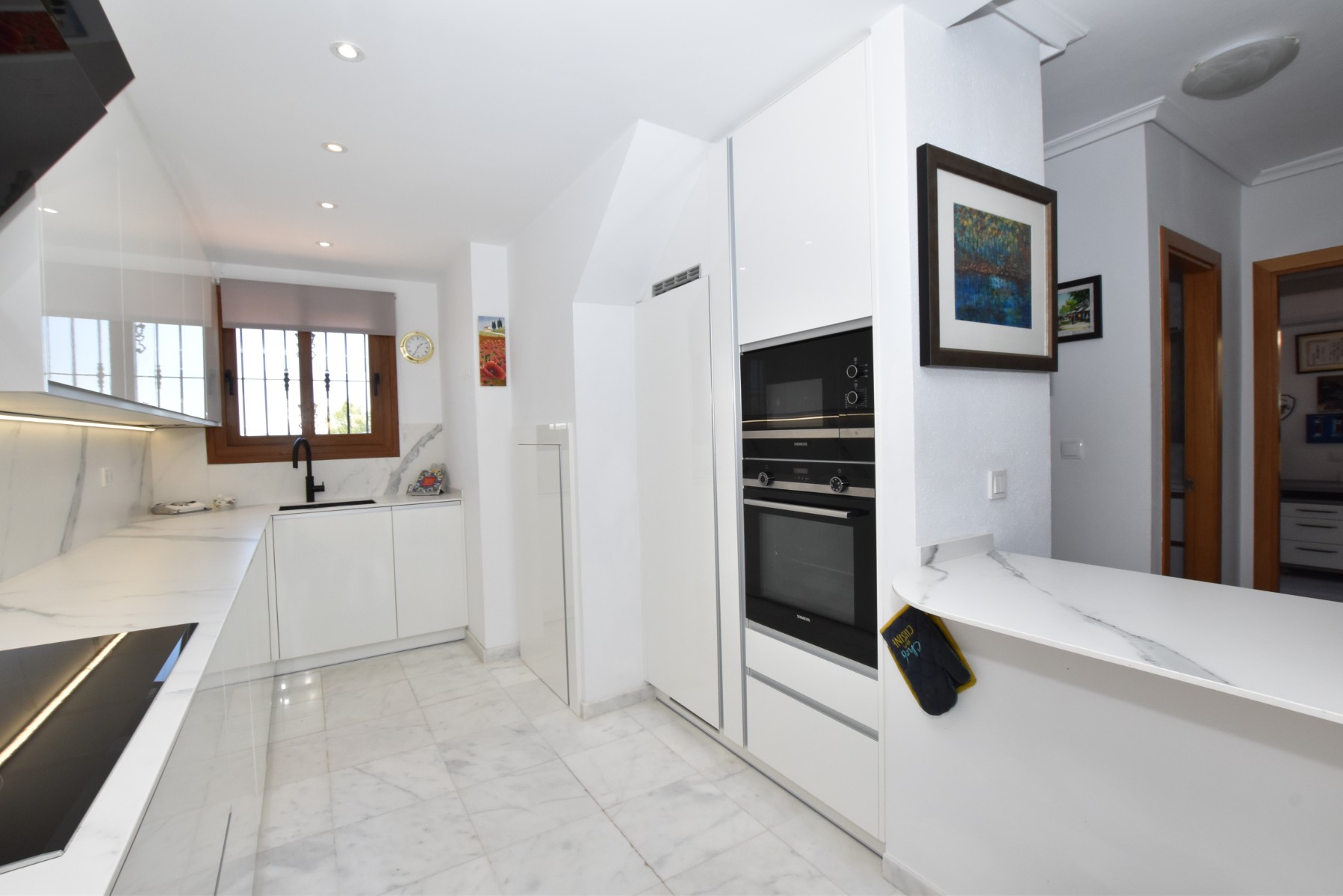 Villa for Sale in Algorfa, Alicante
