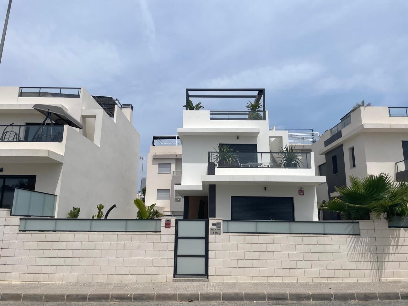 Villa for Sale in Benijofar, Alicante
