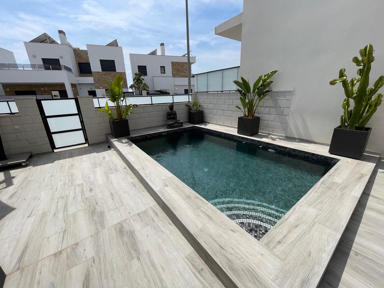 Villa for Sale in Benijofar, Alicante