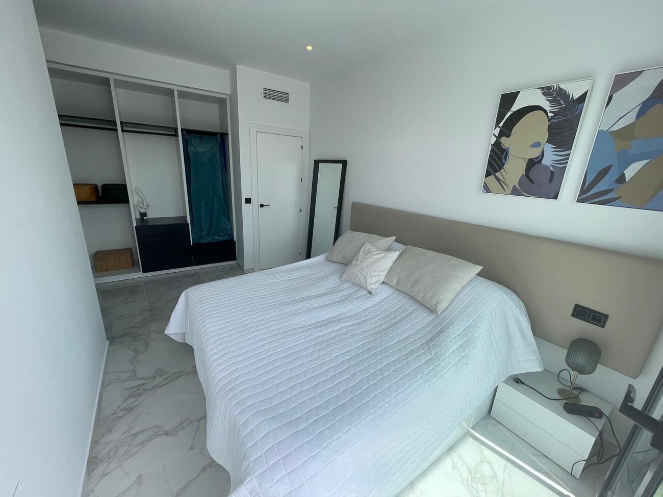 Villa for Sale in Benijofar, Alicante