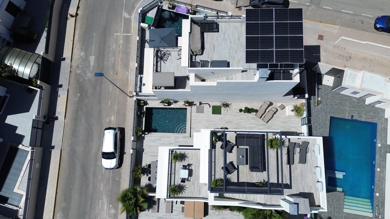 Villa for Sale in Benijofar, Alicante