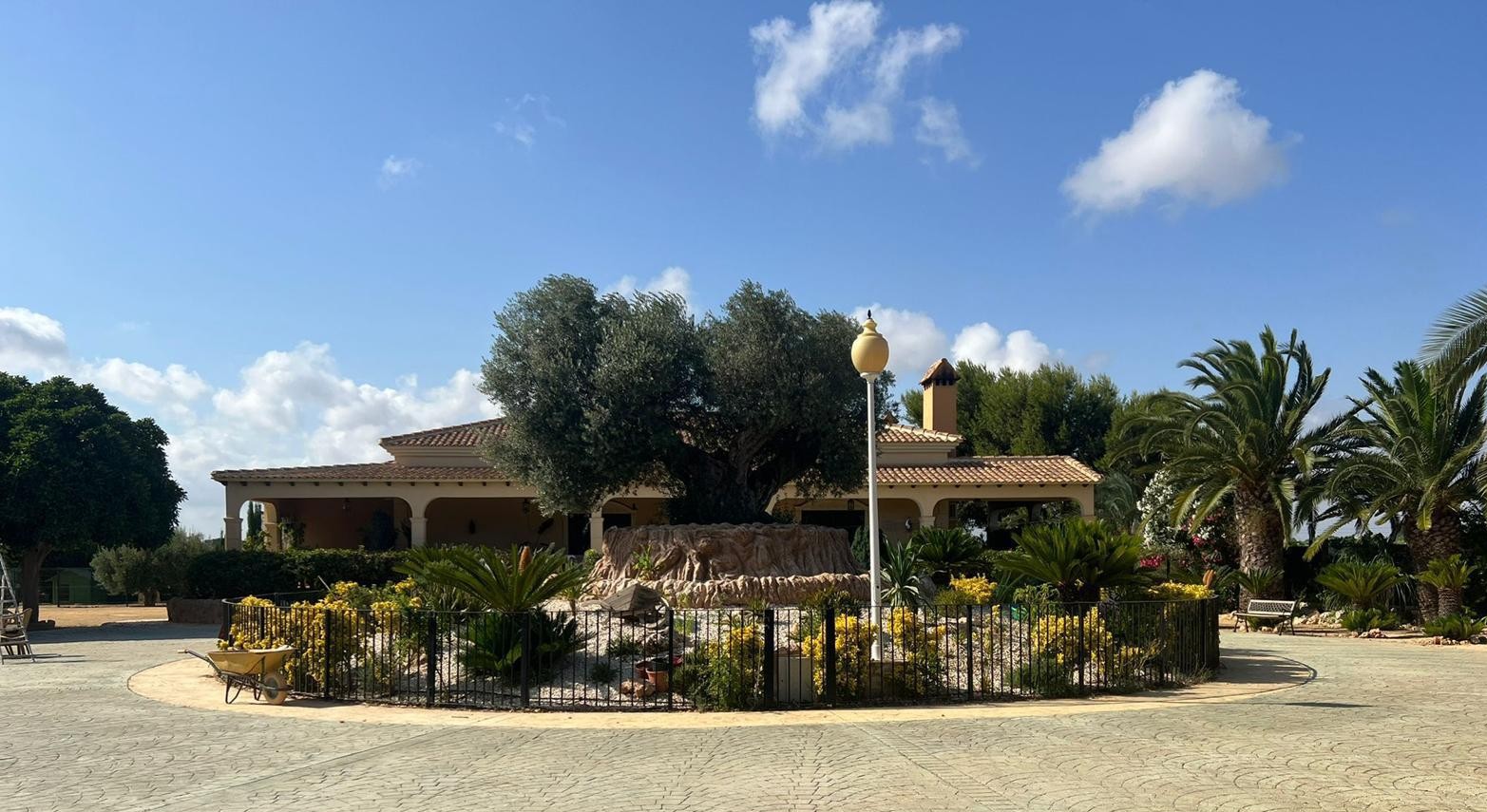 Luxury Mediterranean Estate with Private Orchard in Valverde, Elche
