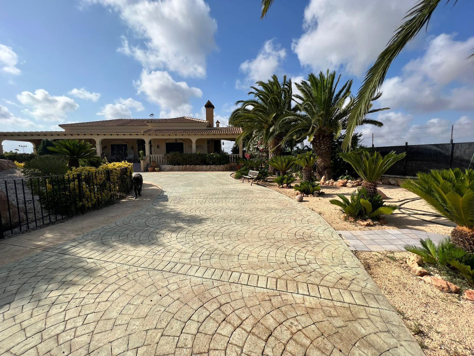 Luxury Mediterranean Estate with Private Orchard in Valverde, Elche