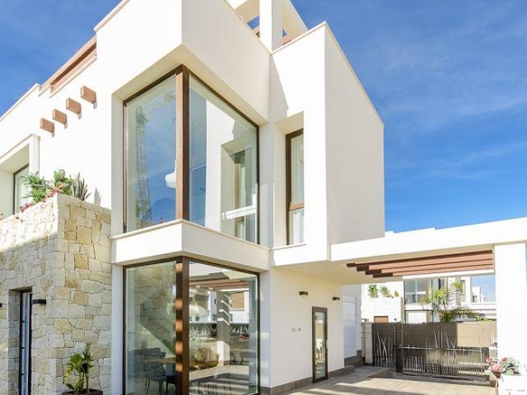 DESIGN VILLA WITH ALL THE LUXURIES