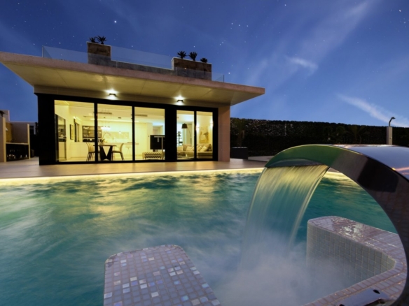 NEW CONSTRUCTION VILLAS 250 m FROM THE BEACH IN CAMPOAMOR