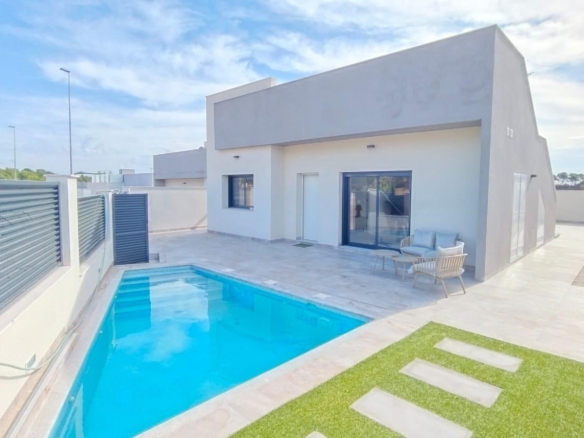 NEW BUILD VILLAS IN PINAR DE CAMPOVERDE