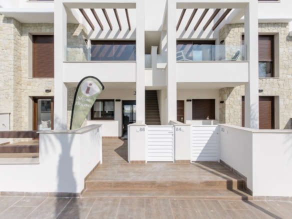 NEW BUILD RESIDENTIAL OF BUNGALOW APARTMENTS IN LOS BALCONES, TORREVIEJA