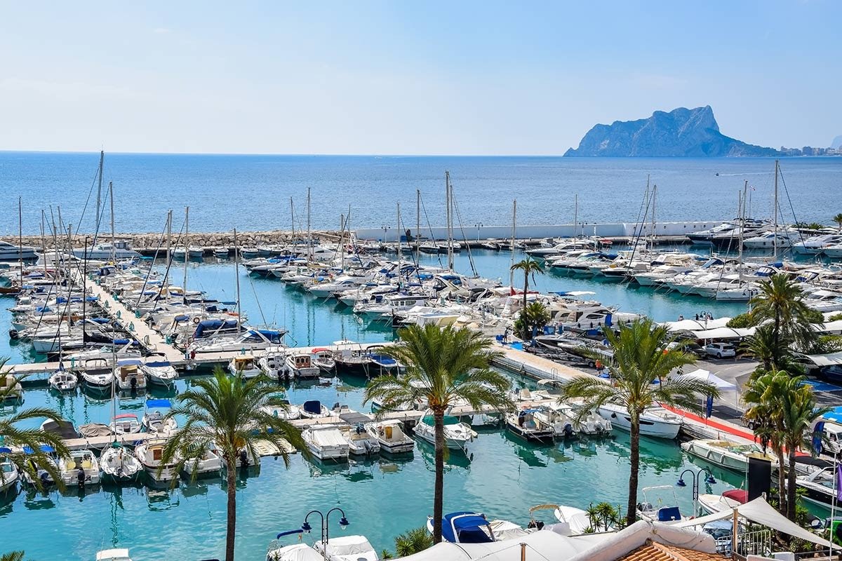 LUXURY NEW BUILD VILLA WITH THE SEA VIEWS IN MORAIRA