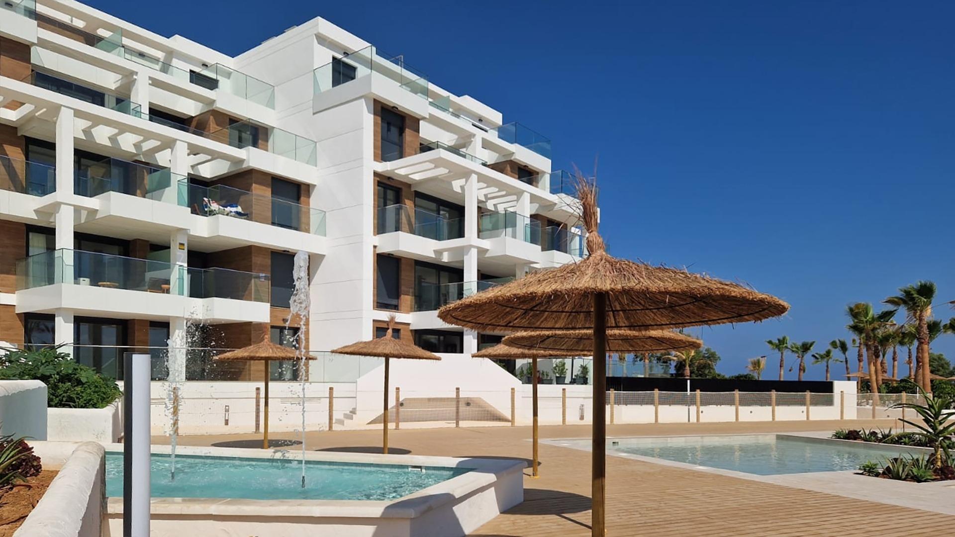 MEDITERRANEAN HOUSING A FEW METERS FROM THE SEA