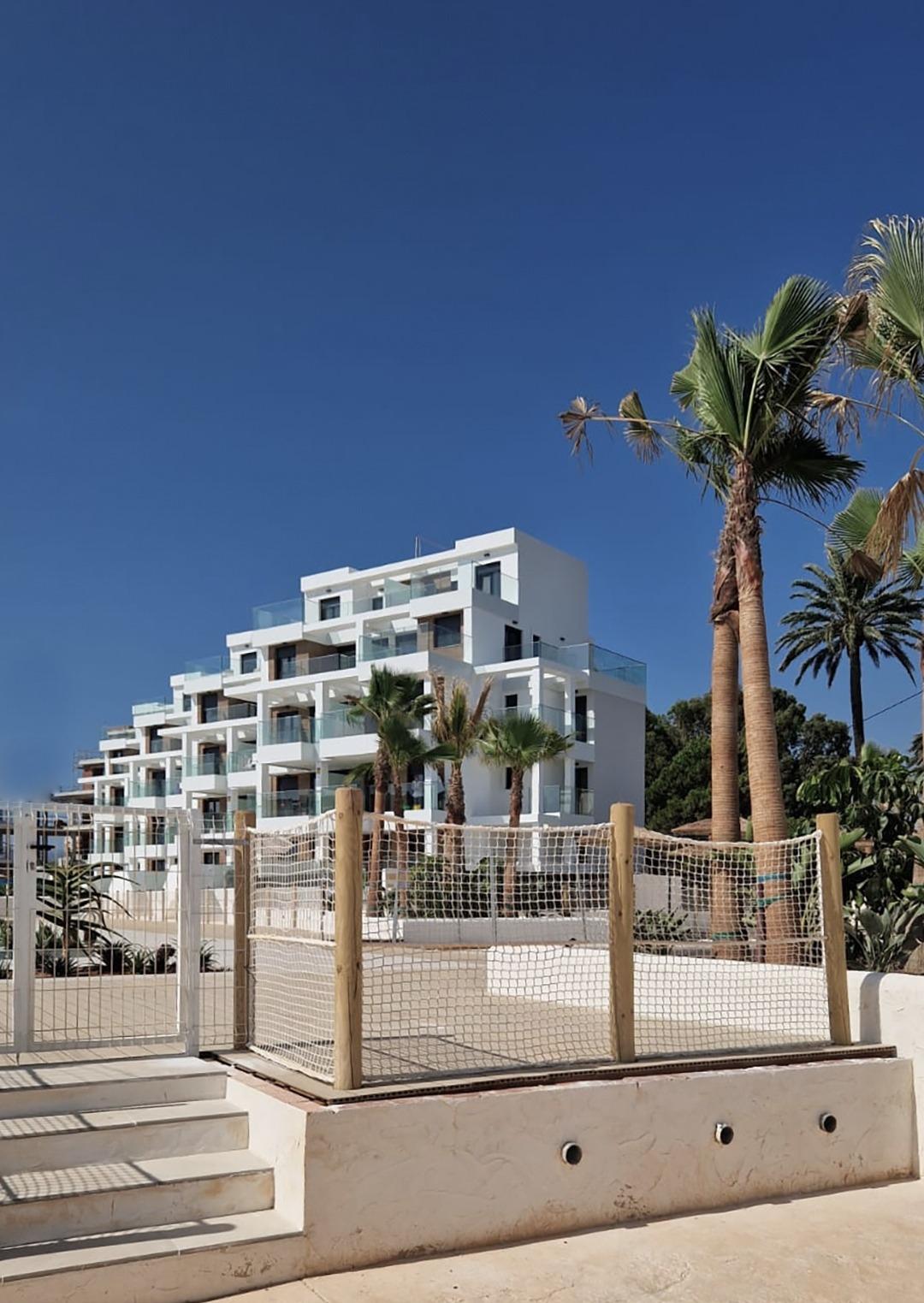 MEDITERRANEAN HOUSING A FEW METERS FROM THE SEA