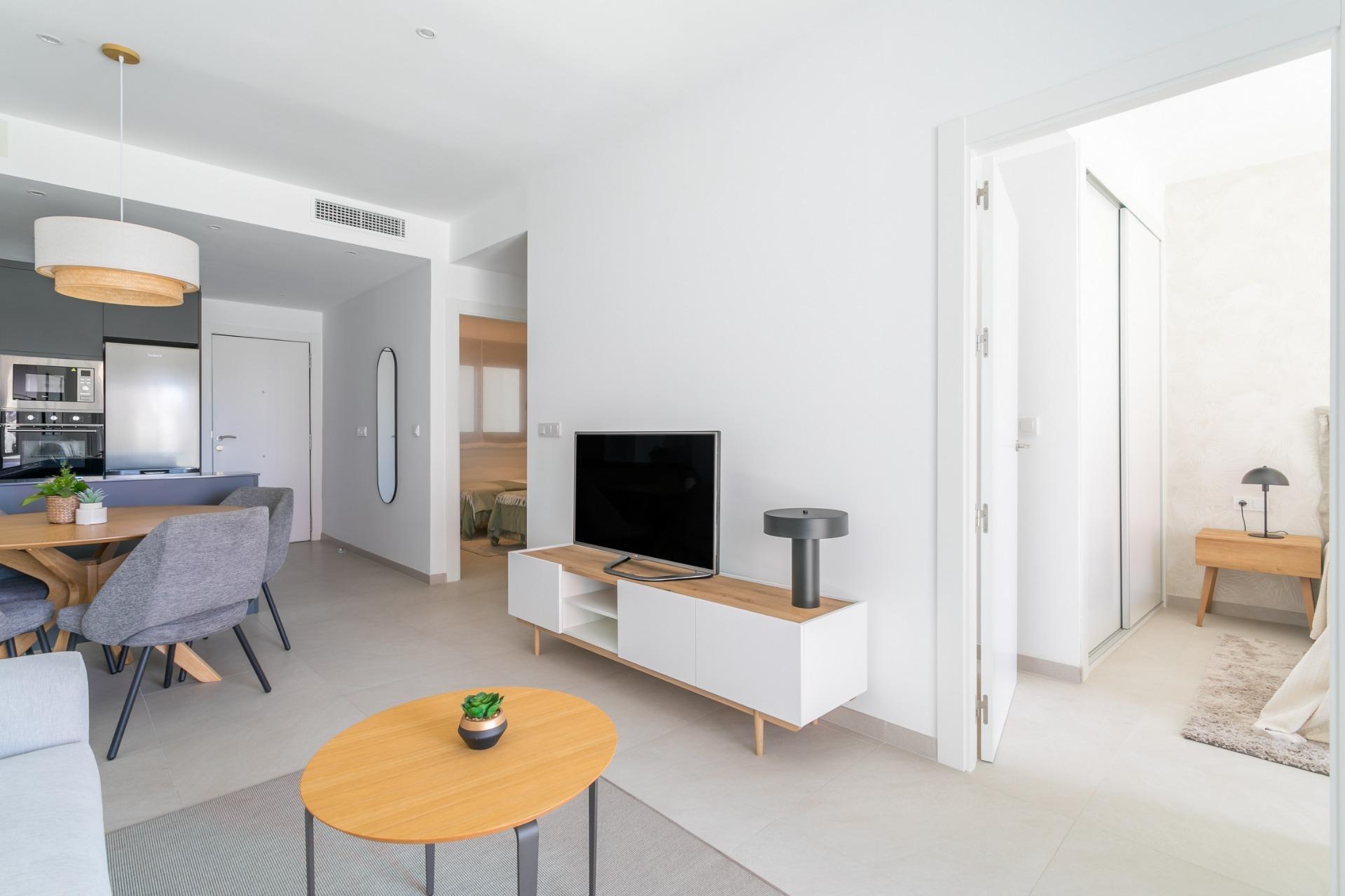 NEW BUILD GATED URBANIZATION IN TORREVIEJA ONLY 700M FROM THE BEACH