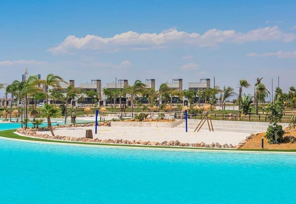 NEW BUILD VILLAS IN PRIVATE GATED RESORT IN PROVINCE OF MURCIA