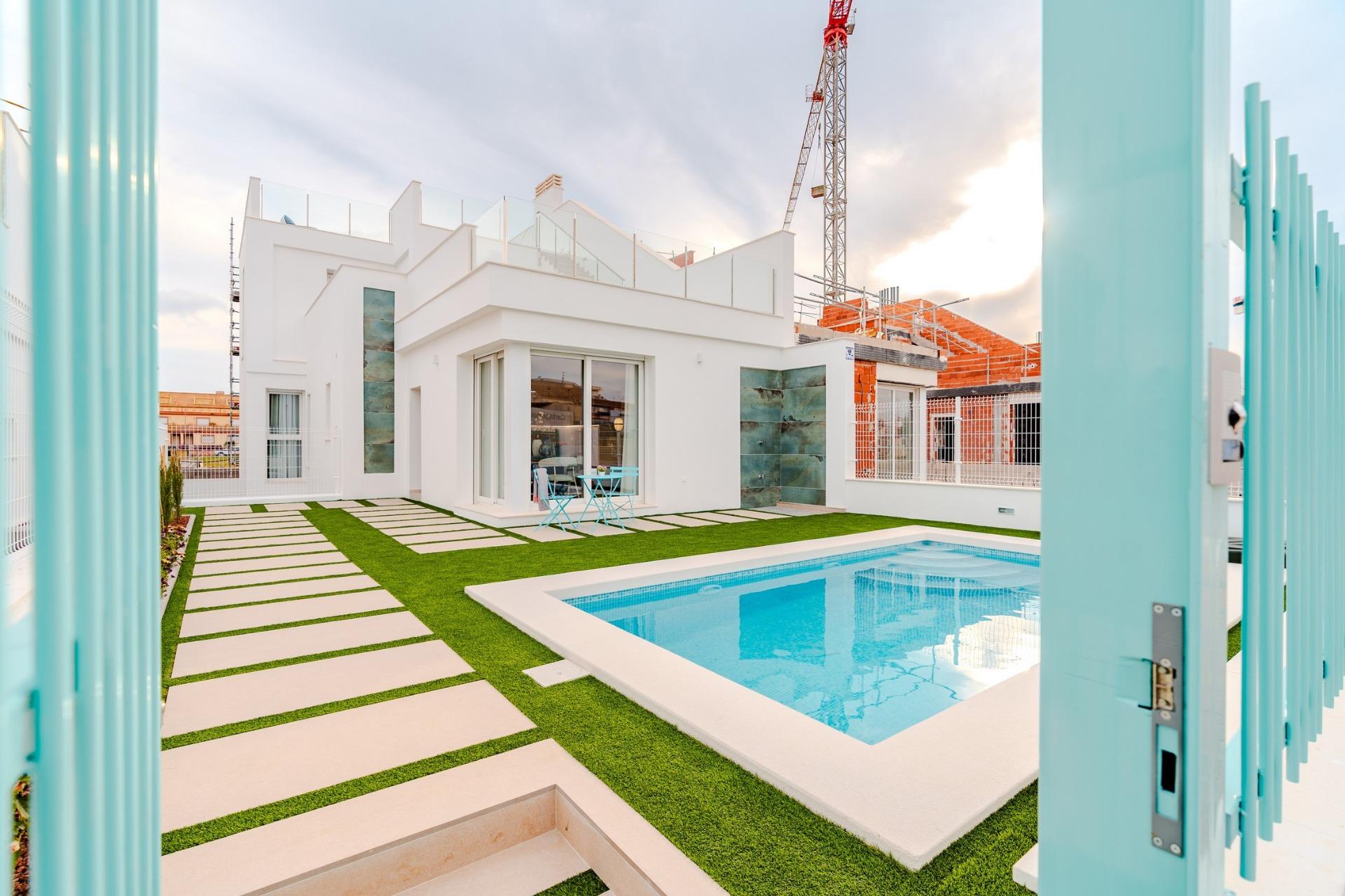 16-1 New Build Villas Near La Serena Golf and the Beach in Los Alcázares