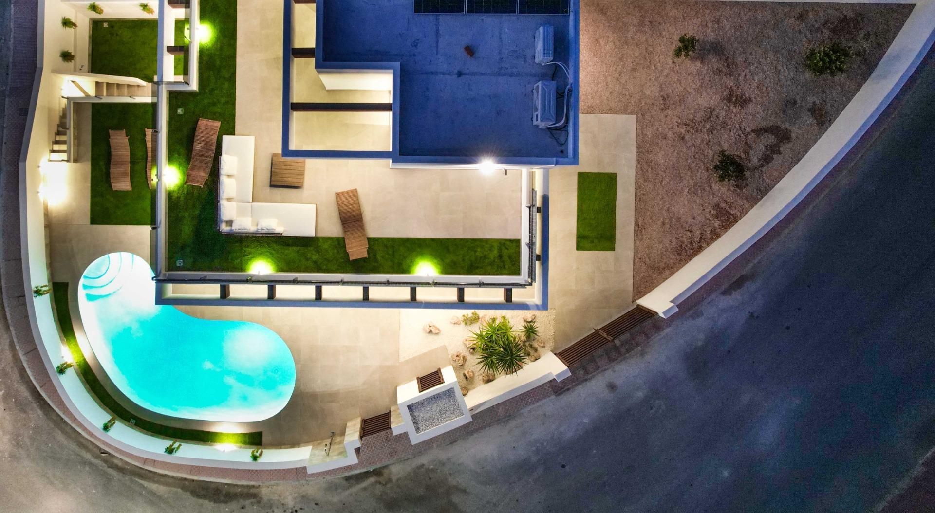BEAUTIFUL BIG VILLA WITH VIEWS TO THE GOLF COURSE “LA MARQUESA”!