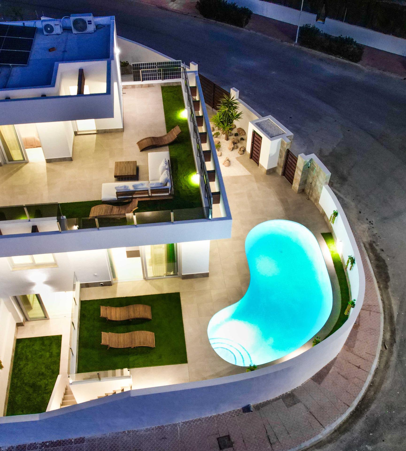 BEAUTIFUL BIG VILLA WITH VIEWS TO THE GOLF COURSE “LA MARQUESA”!