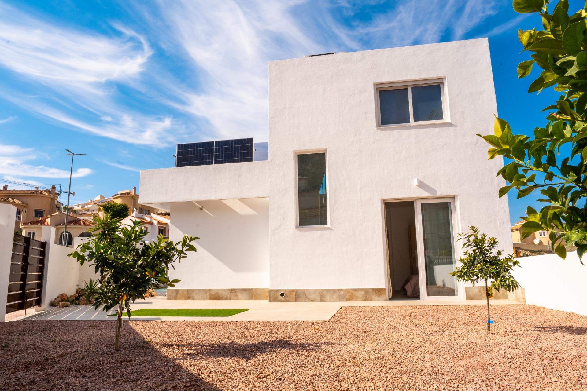 BEAUTIFUL BIG VILLA WITH VIEWS TO THE GOLF COURSE “LA MARQUESA”!