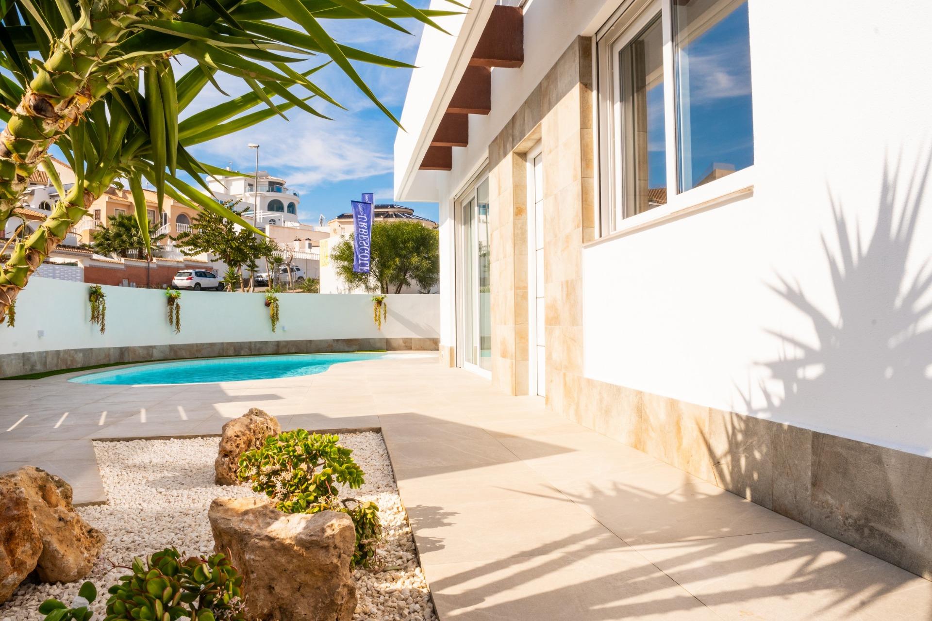 BEAUTIFUL BIG VILLA WITH VIEWS TO THE GOLF COURSE “LA MARQUESA”!