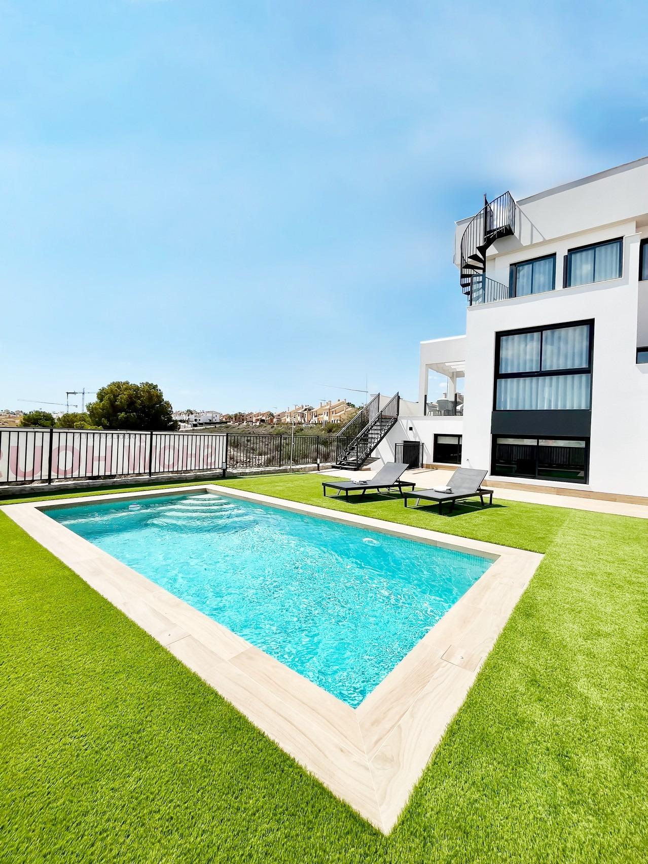 New Build Villas with Private Pool in La Finca Golf Algorfa Costa Blanca South