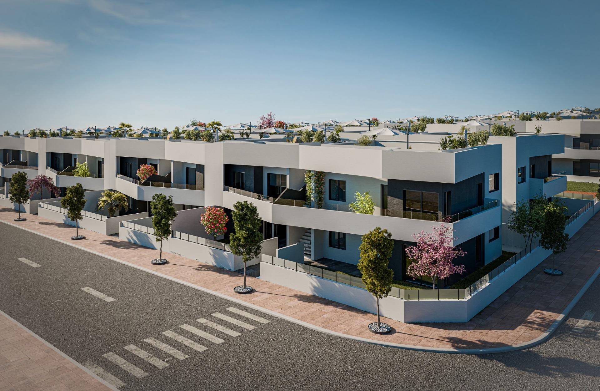 Modern, newly built bungalows in San Miguel de Salinas with 3 communal swimming pools