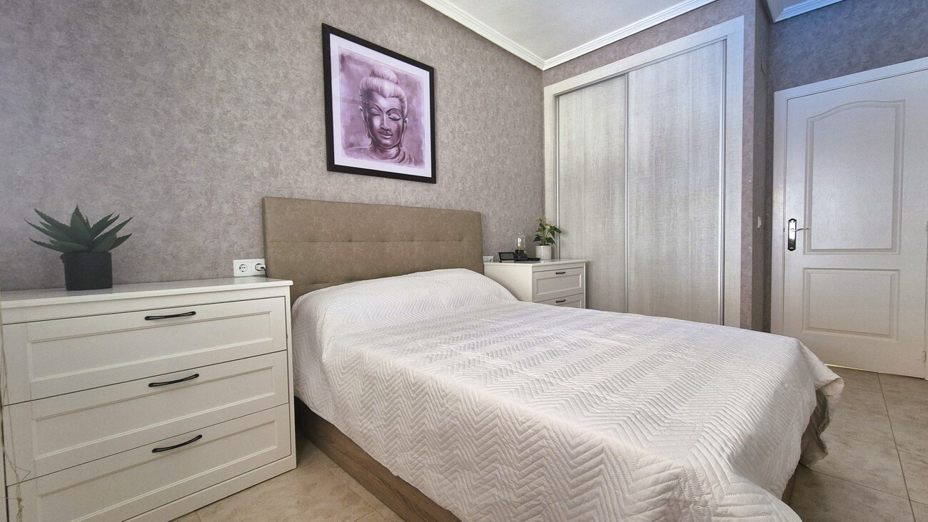 Semi Detached for Sale in Villamartin, Alicante