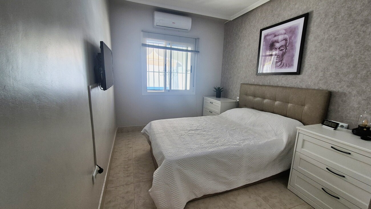 Semi Detached for Sale in Villamartin, Alicante