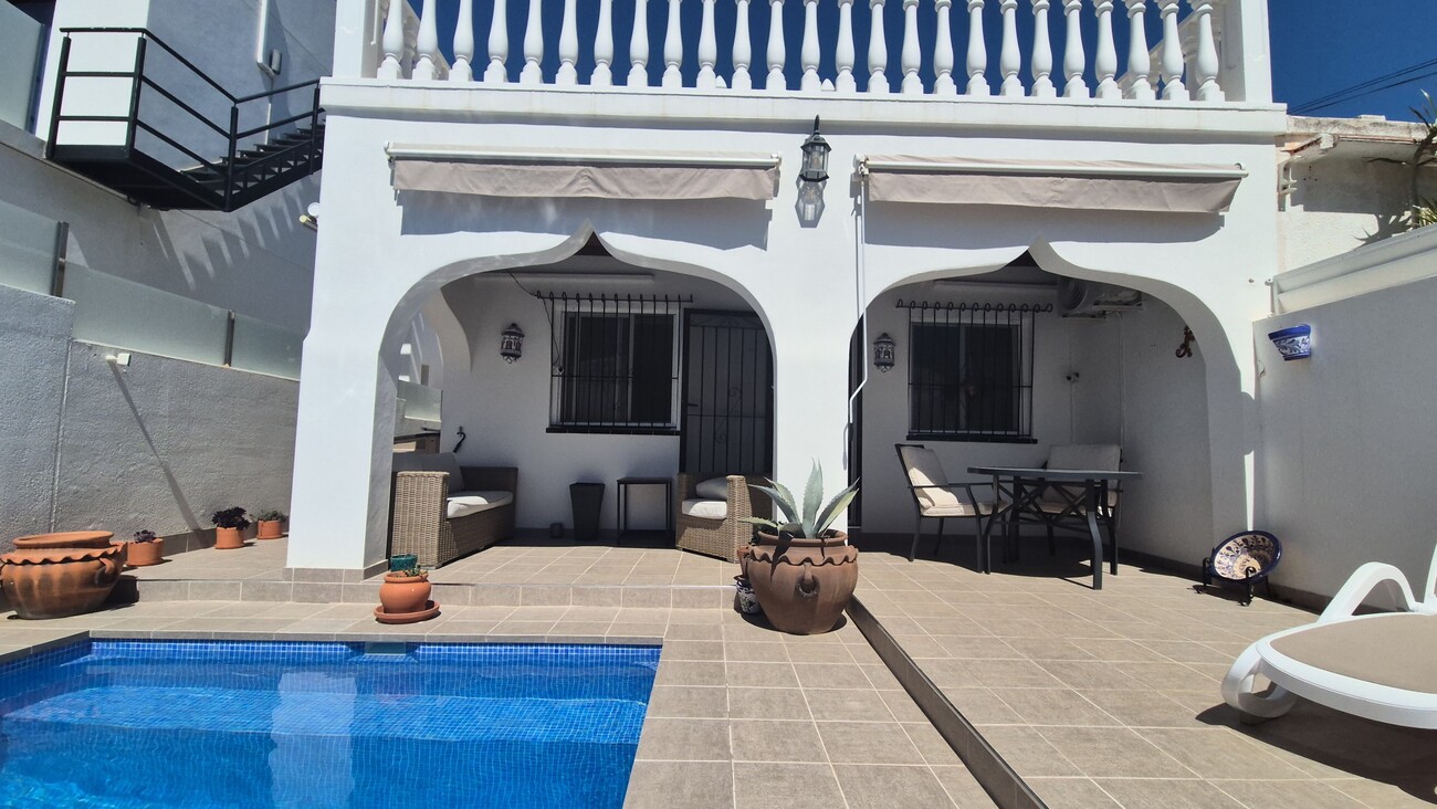 Semi Detached for Sale in Villamartin, Alicante