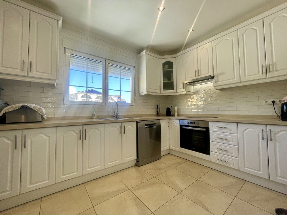 Villa for Sale in Urb. La Marina, Alicante