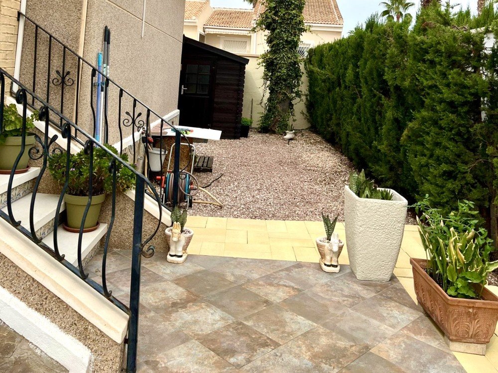 Villa for Sale in Benijofar, Alicante