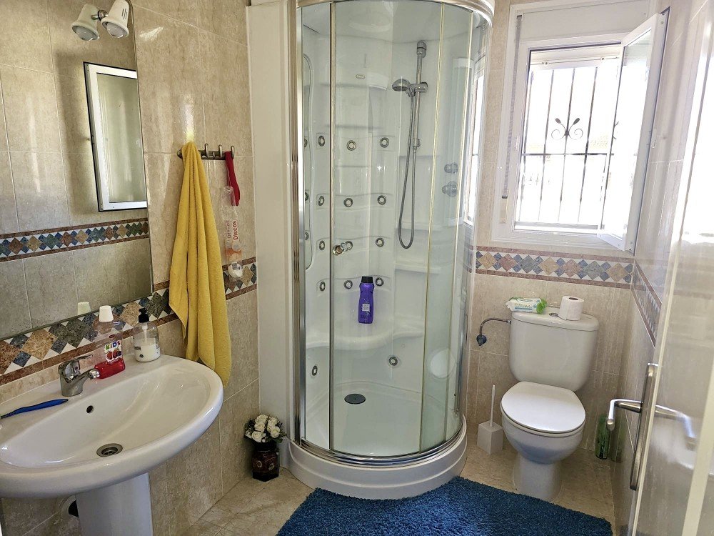 Villa for Sale in Benijofar, Alicante