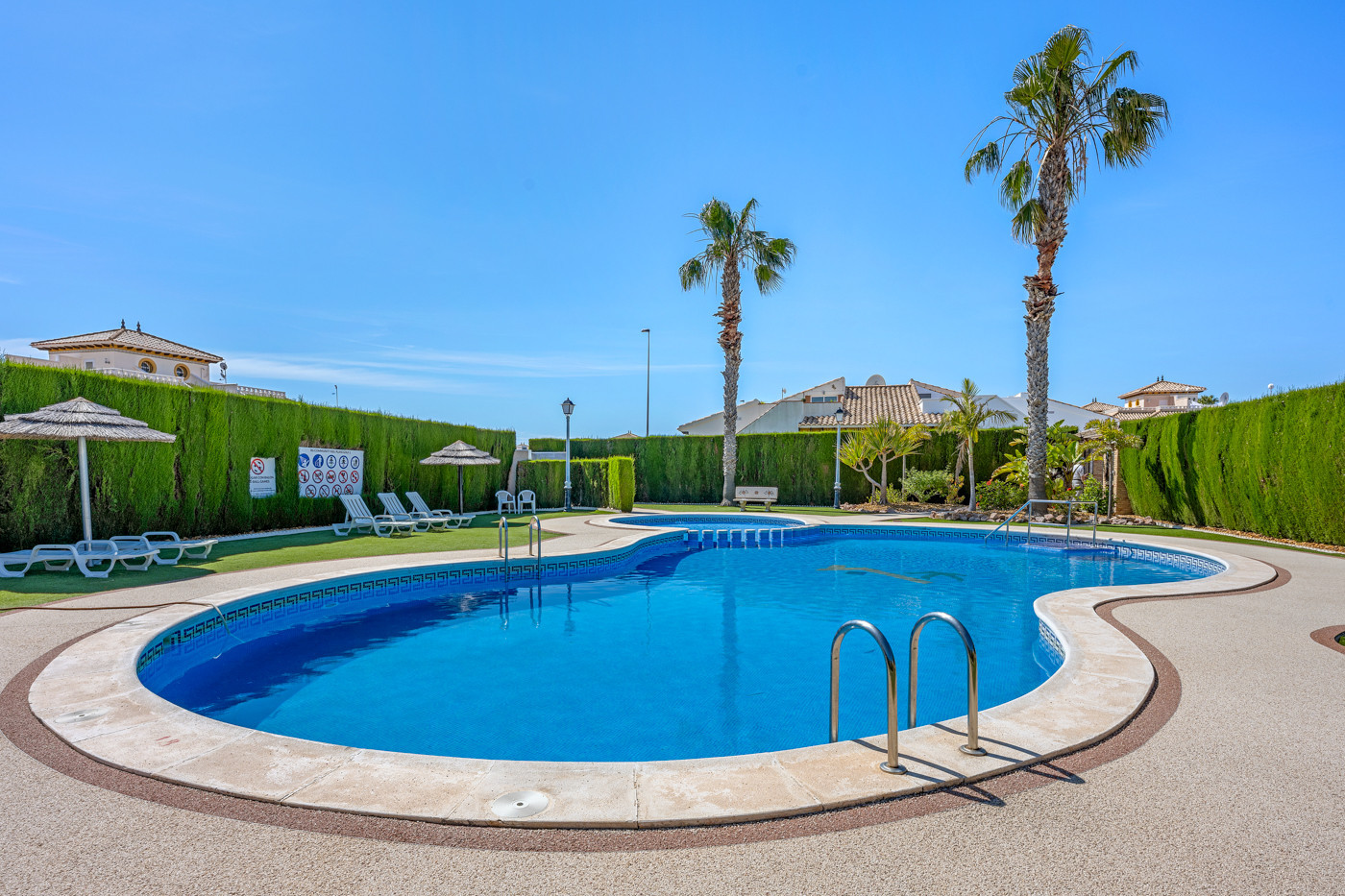 Quad House for Sale in Cabo Roig, Alicante