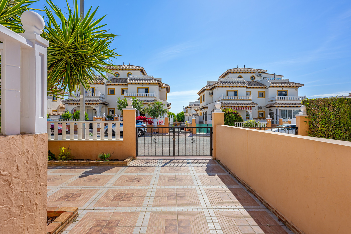 Quad House for Sale in Cabo Roig, Alicante