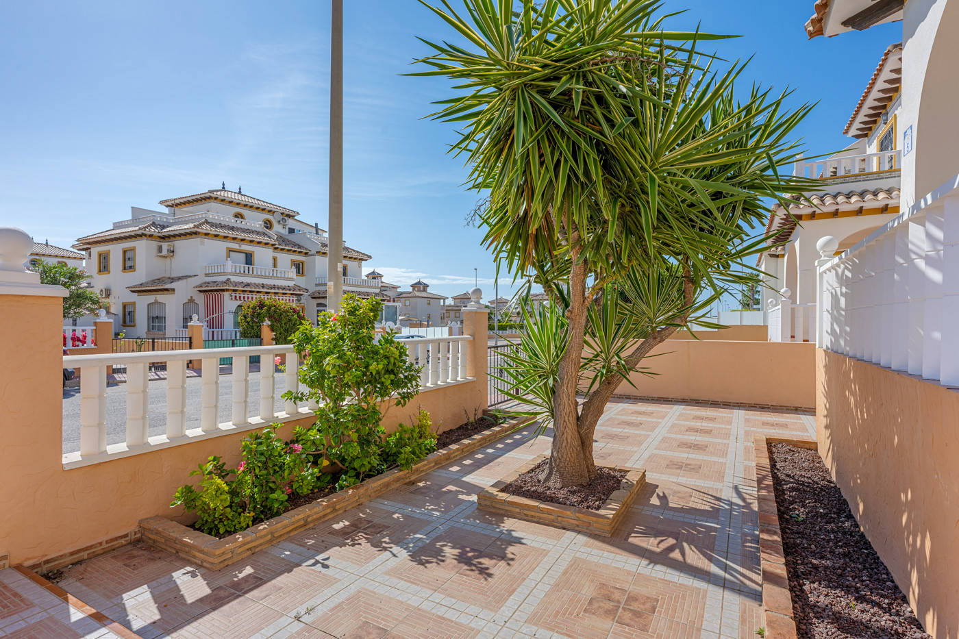 Quad House for Sale in Cabo Roig, Alicante