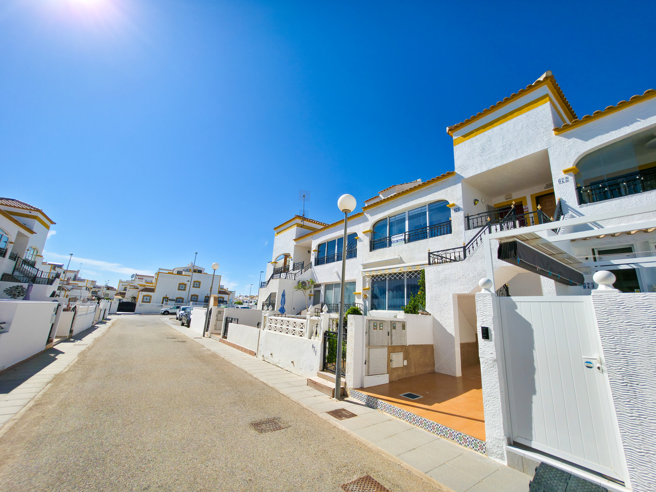 Apartment Penthouse for Sale in Vistabella Golf Entre Naranjos, Alicante