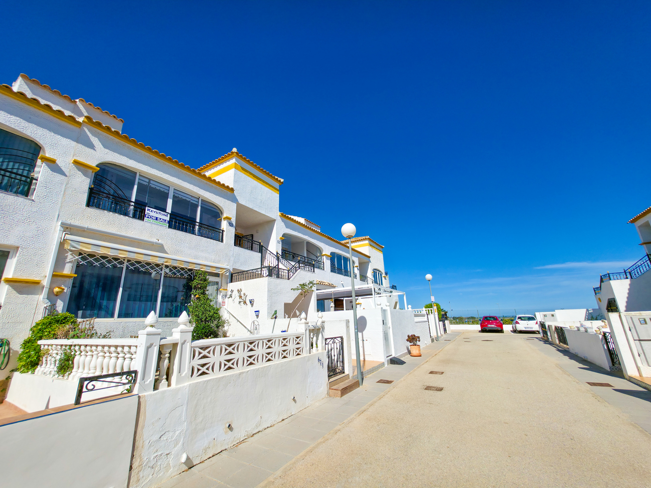 Apartment Penthouse for Sale in Vistabella Golf Entre Naranjos, Alicante