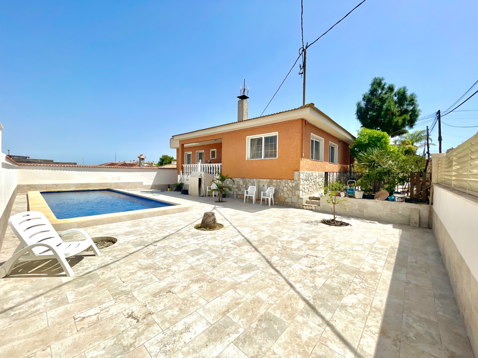 Villa for Sale in Benijofar, Alicante