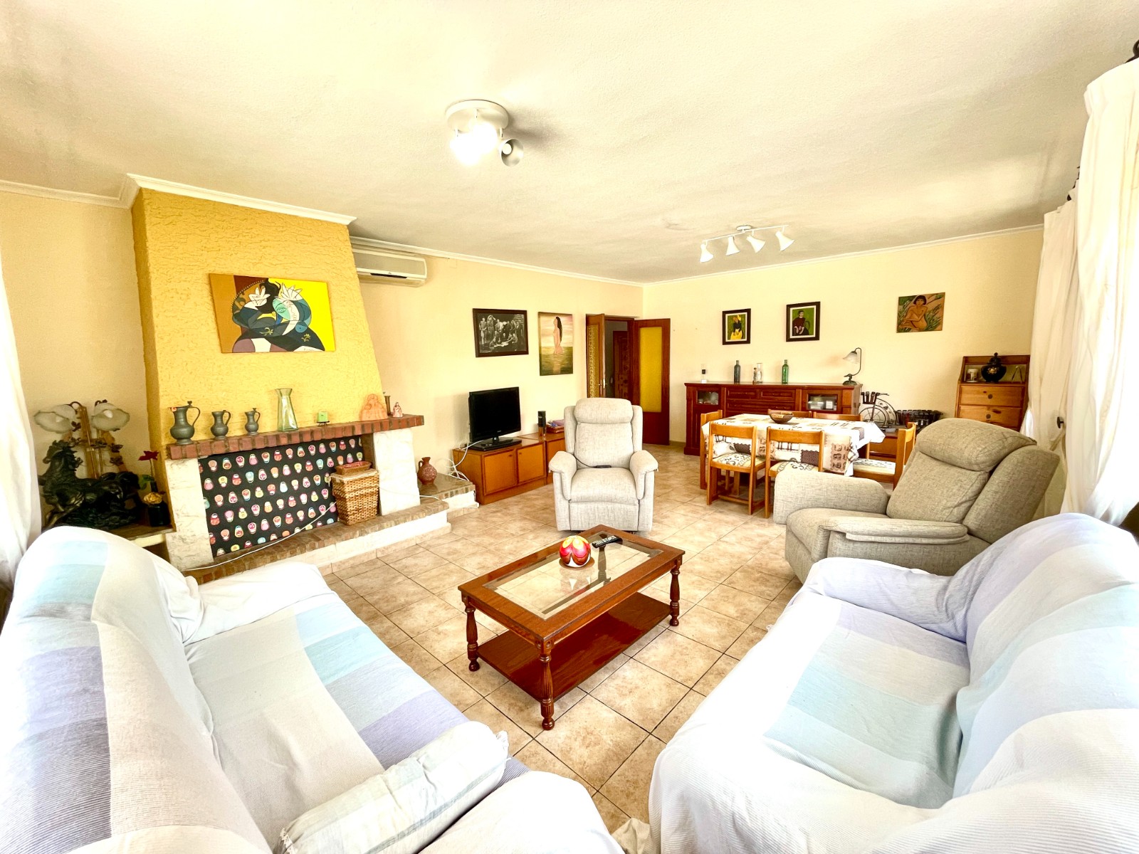 Villa for Sale in Benijofar, Alicante