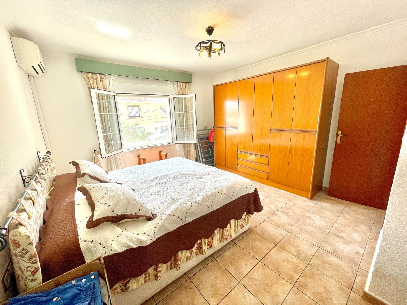 Villa for Sale in Benijofar, Alicante