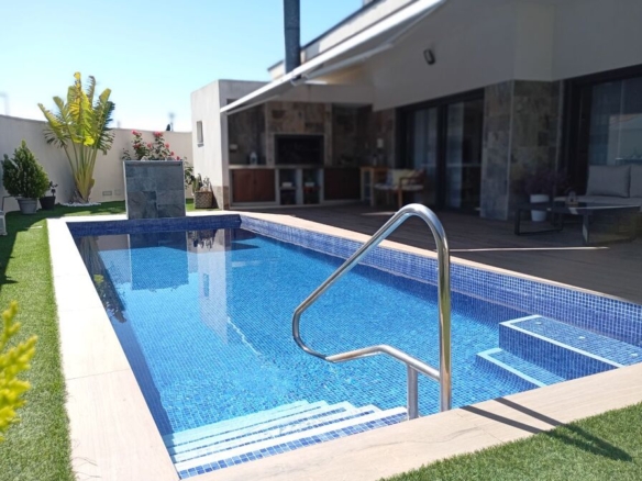 Villa for Sale in Daya Nueva, Alicante