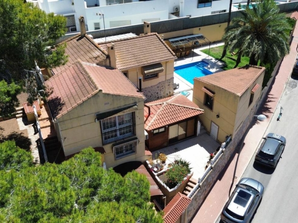 Villa for Sale in Los Balcones, Alicante